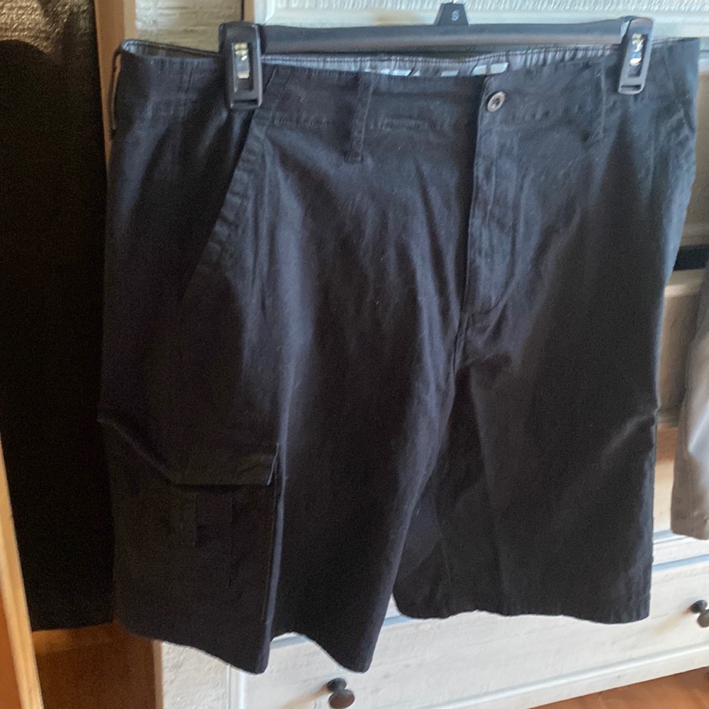 Airwalk black cargo shorts, size 38